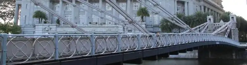 Cavenagh Bridge Singapore